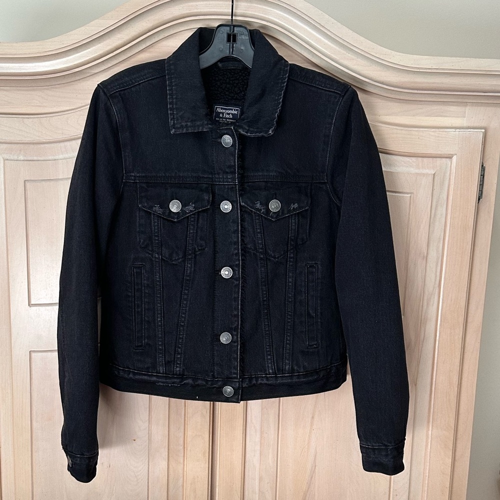 Abercrombie & Fitch Jean Jacket w/ removable faux-fur collar XS